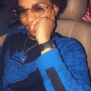 Meet your Posher, Deon